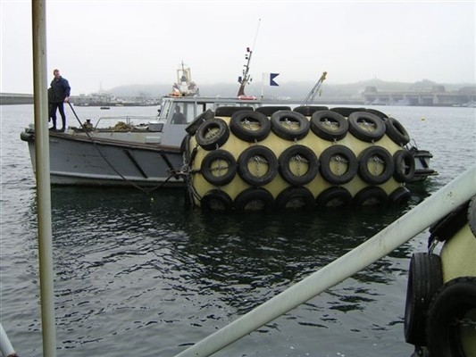Морской обвайзер пены полиуретана предохранения от дока корабля заполненный