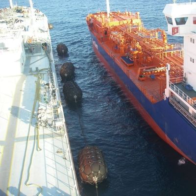 Морские плавая обвайзеры STS раздувные пневматические резиновые для предохранения от дока