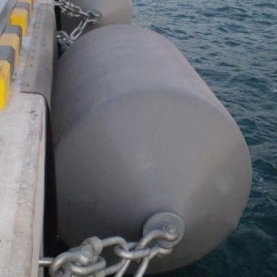 Подгонянная кожа полиуретана пенится заполненный обвайзер для обороны дока